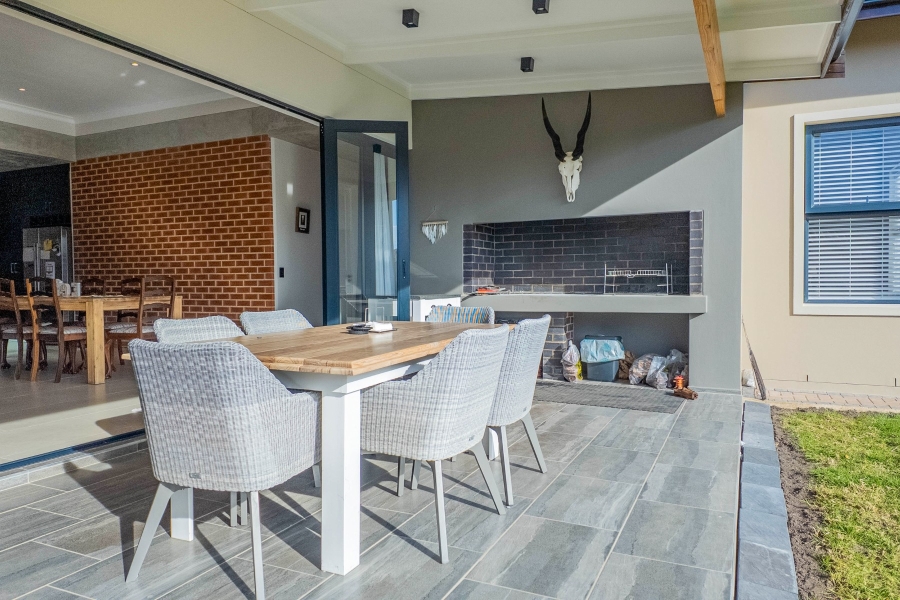 3 Bedroom Property for Sale in The Hill Western Cape